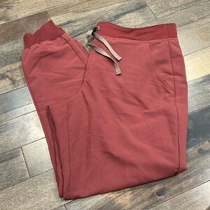 Figs Cherry Zamora large joggers EUC